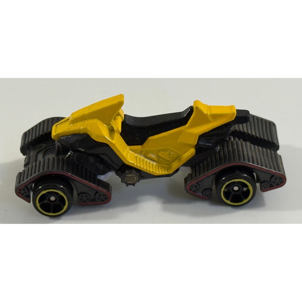 Hot Wheels Tread Air Kids 1:64 Yellow Black Futuristic Diecast Tank CFG95